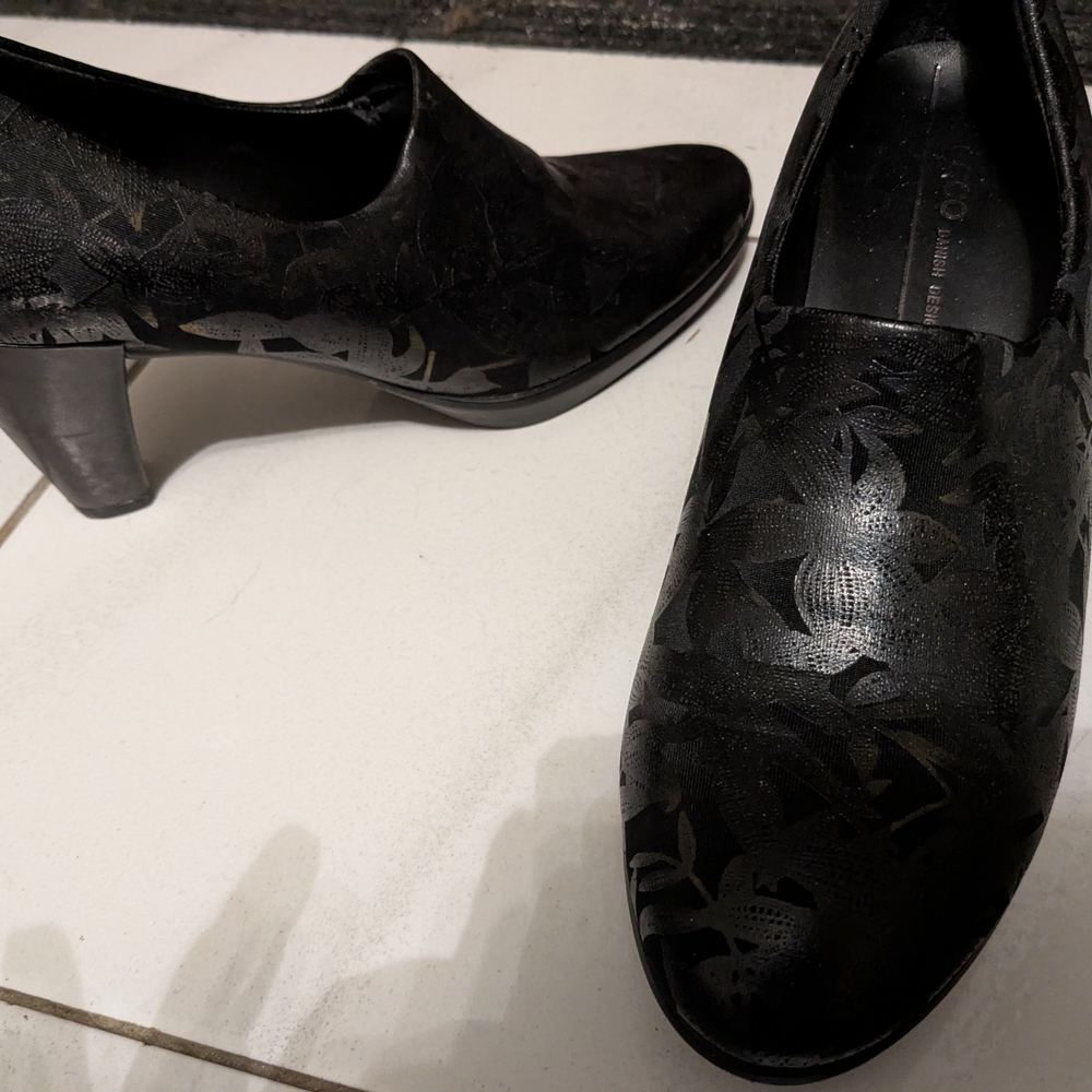 Elegant ECCO heels!